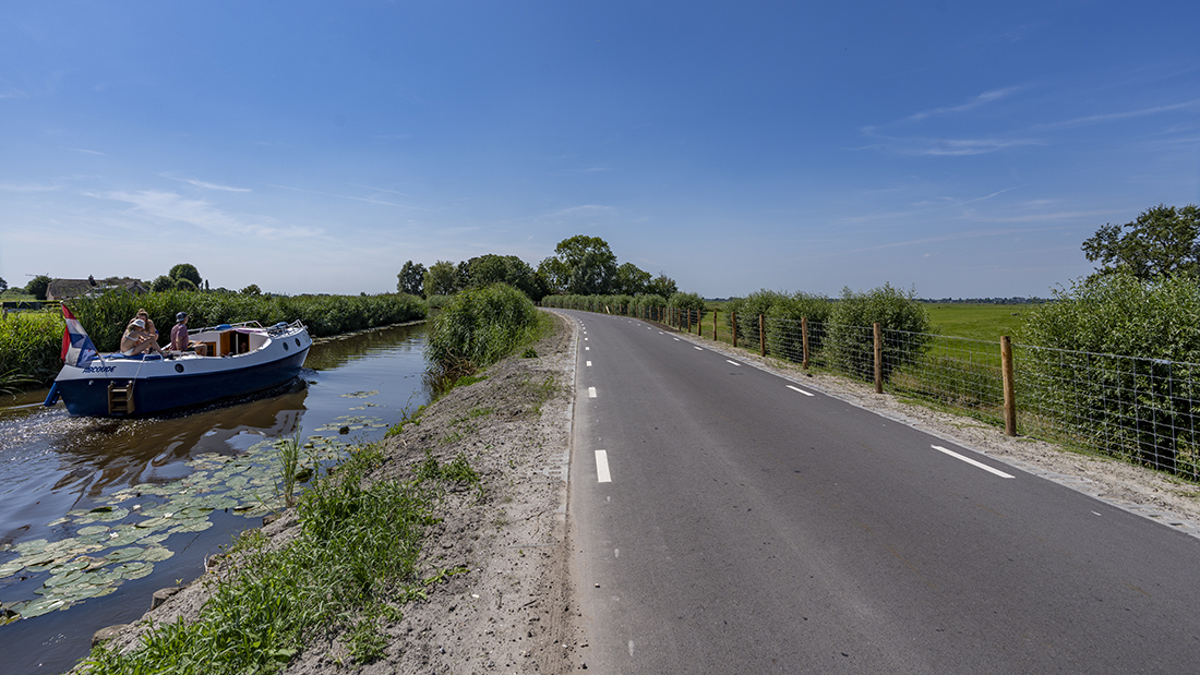 Uitzicht op de nieuwe dijk bij De Waver in het gebied de Rondehoep.jpg