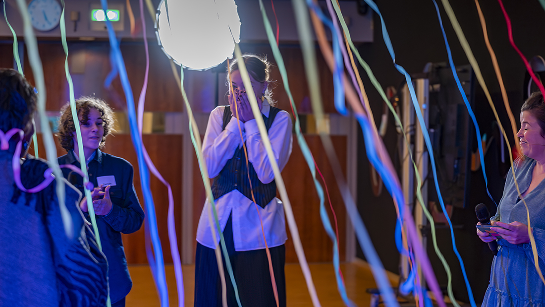 Verkiezing jeugd bestuurder Merel in confetti.jpg